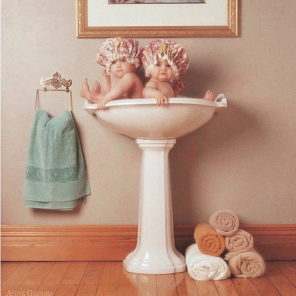 ANNE GEDDES “Babies in Handbasin” Picture Frame - Picture 2 of 5